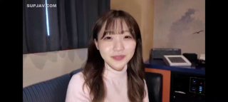 超清纯眼镜短发大学生小姐姐 全裸掰开微毛嫩穴 穿上刚买的连体网袜 摆弄各种姿势 隔着丝袜揉穴很是风骚