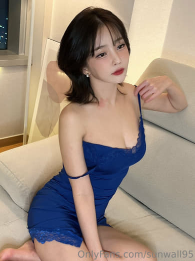 【2024-01-05】masturbating alone in the van.m4v